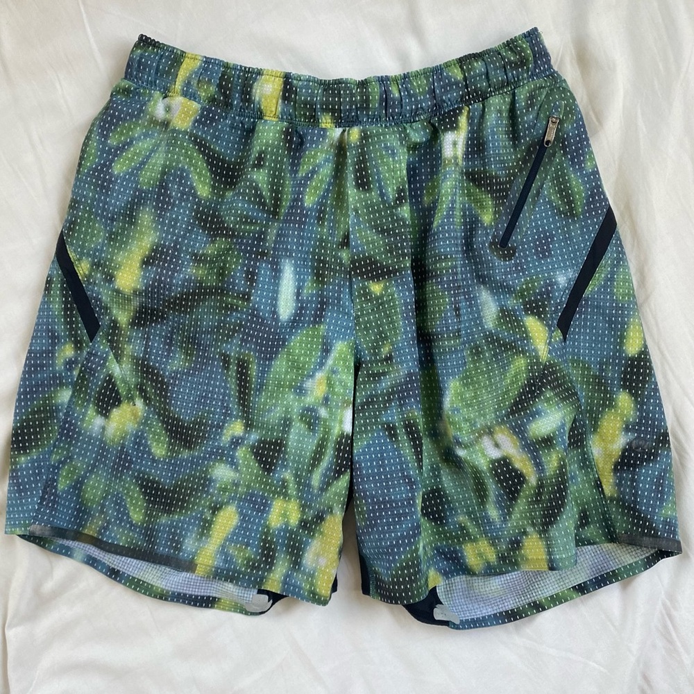 Lululemon Green/Black/Blue Patterned 6 Inch Surge Shorts